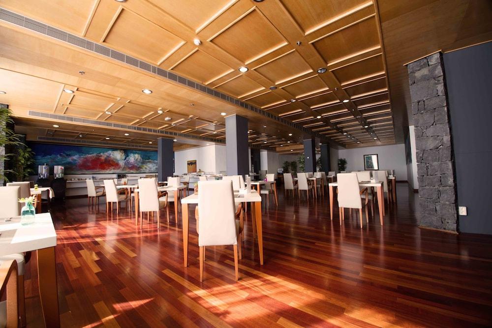 Hotel Escuela Santa Cruz Екстер'єр фото