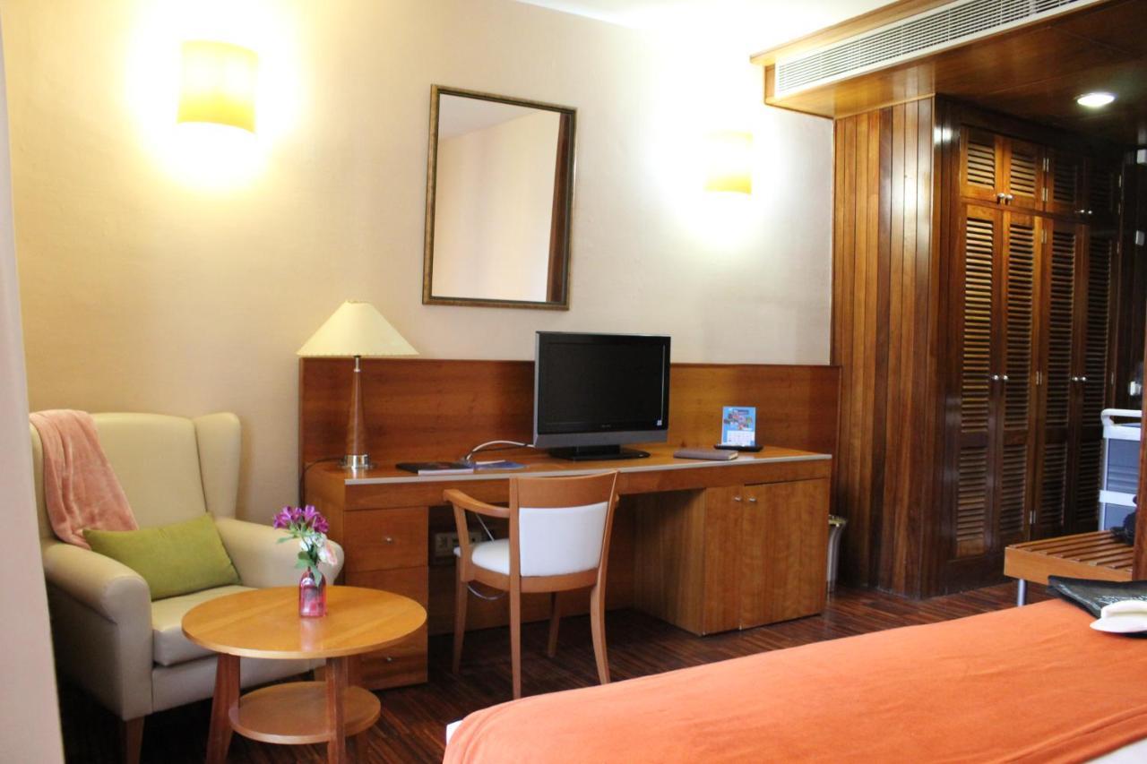 Hotel Escuela Santa Cruz Екстер'єр фото