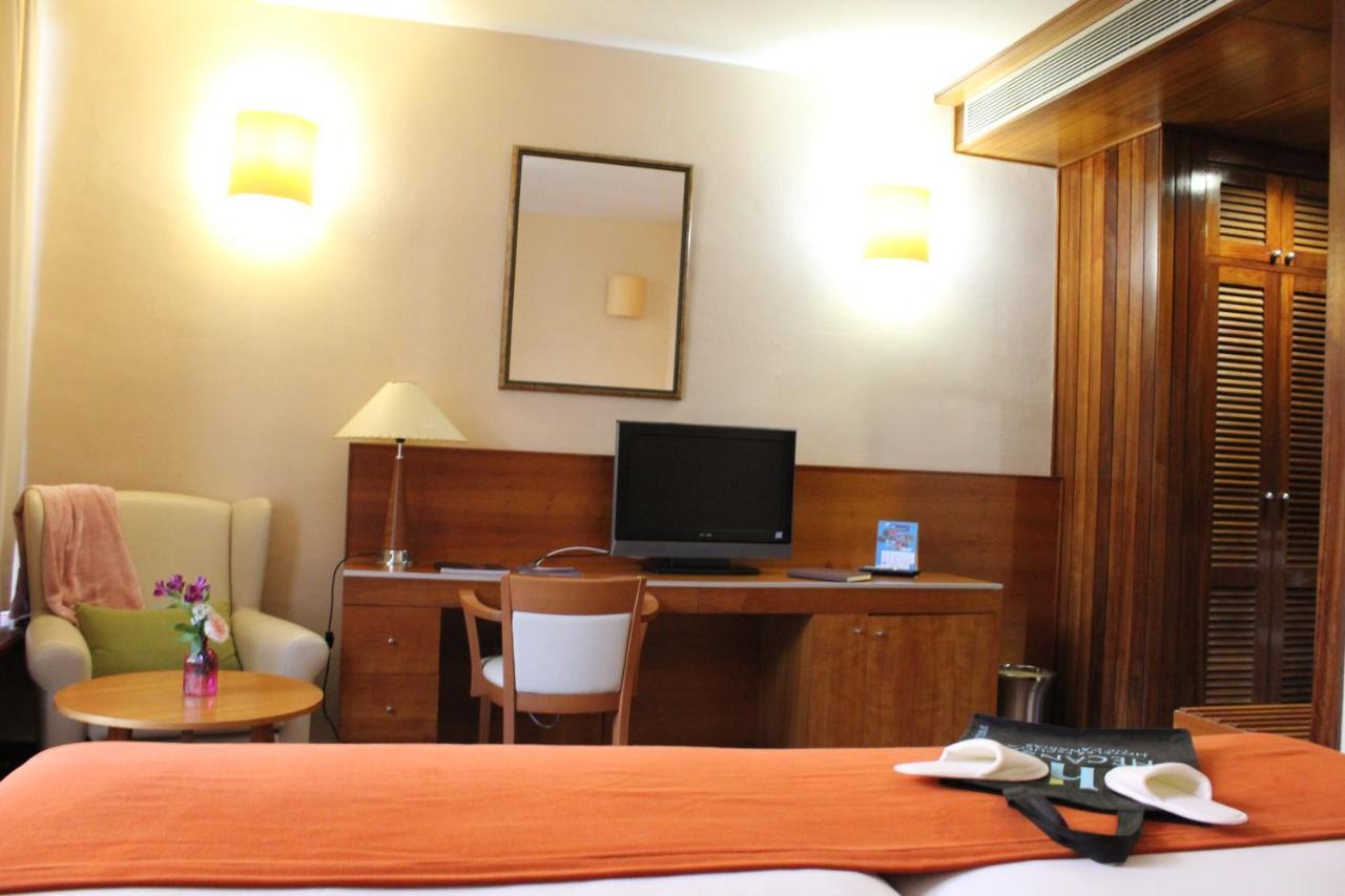 Hotel Escuela Santa Cruz Екстер'єр фото